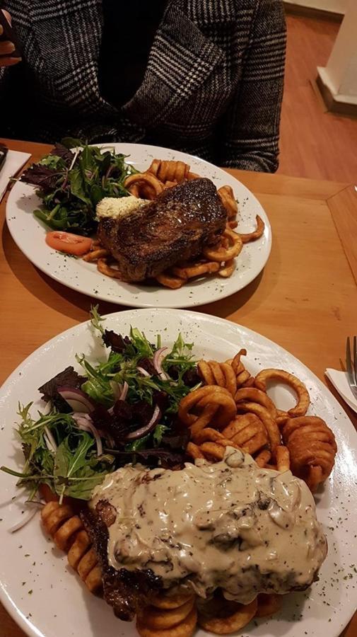 Motel Essex Arms Huntly Zewnętrze zdjęcie
